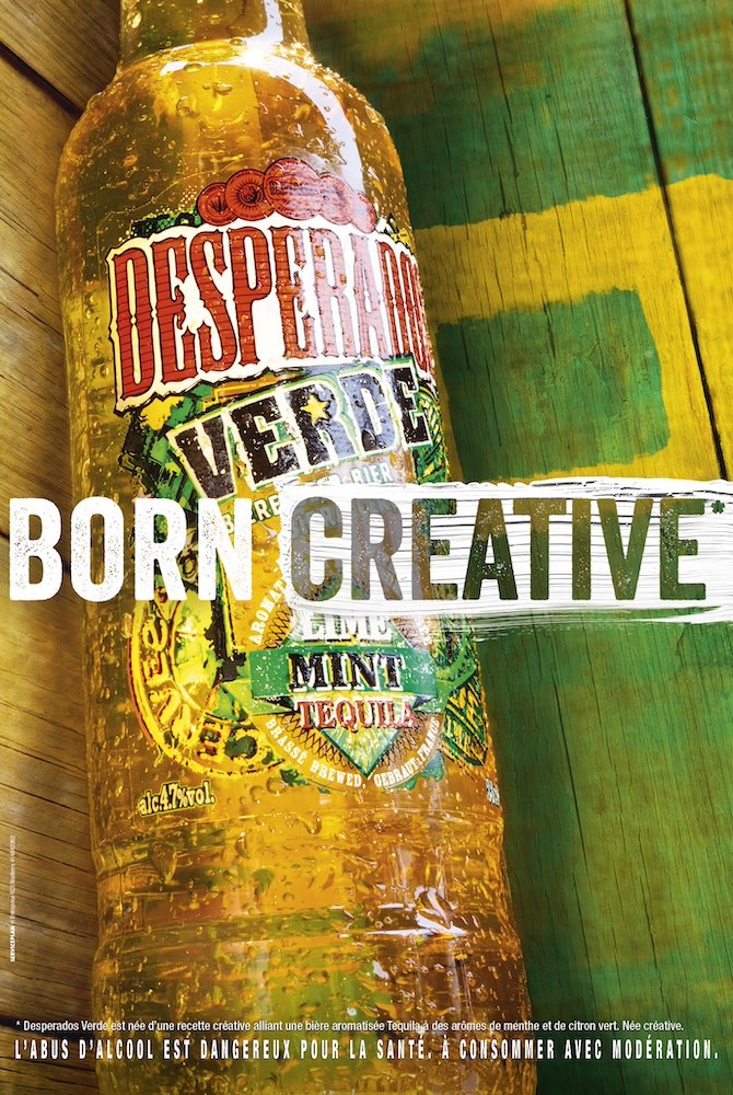 Publicité Desperados - Born créative -  Verde - Bouteille posée dans un coin en bois sous un autre angle - Agence Service Plan - France - 2017