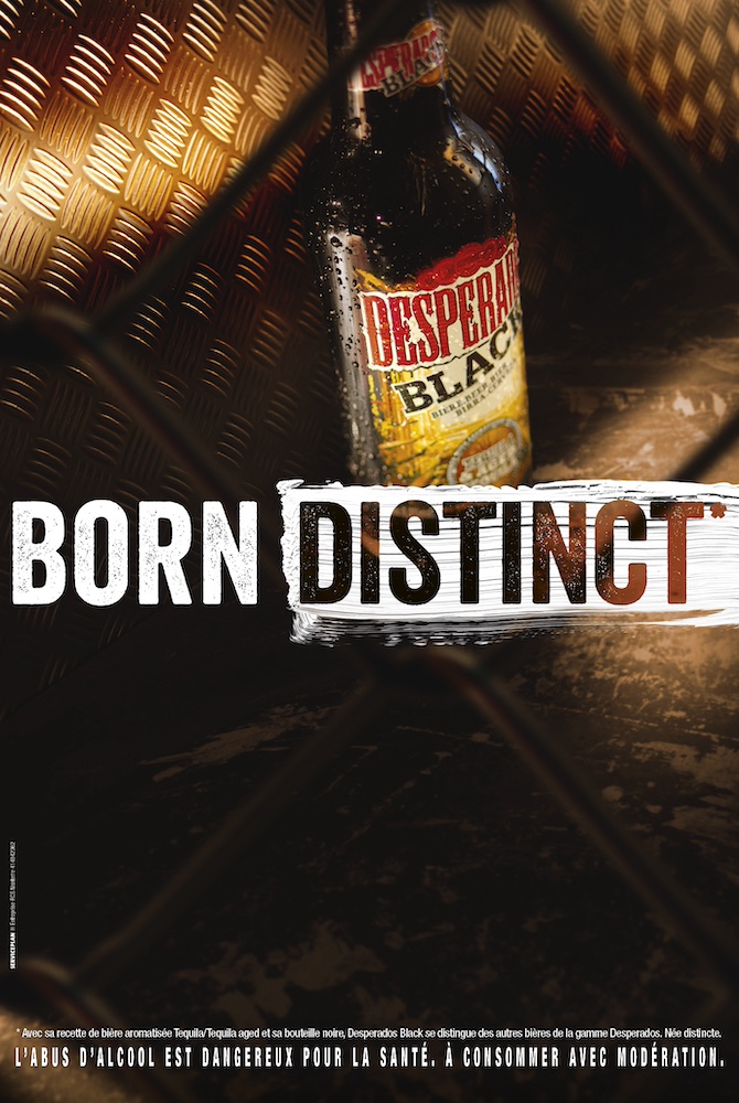 Publicité Desperados - Born distinct -  Black - Bouteille sur une structure en métal - Agence Service Plan - France - 2017
