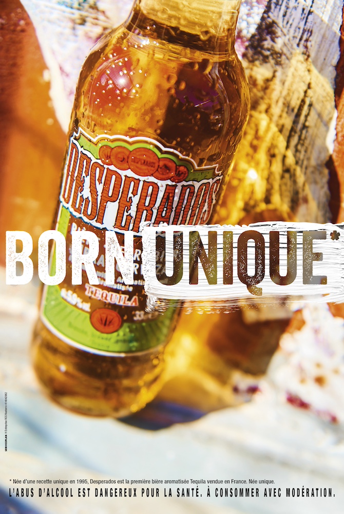 Publicité Desperados - Born unique -  Original - Bouteille semble posée contre un mur - Agence Service Plan - France - 2017