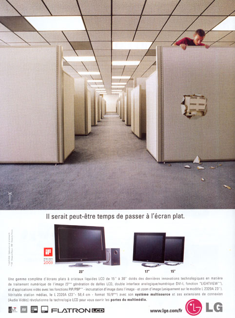 Pub LG - Flatron - Mur défoncé