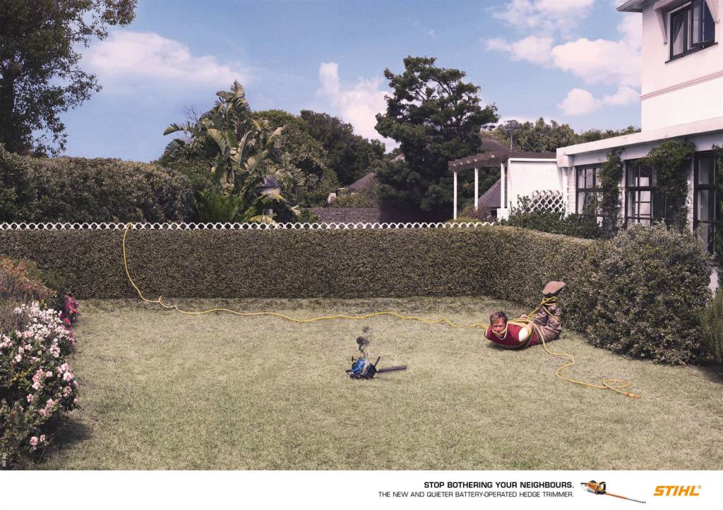 Publicité Stihl - Voisins - 2010 - Taille-Haie - Tuyau arrosage