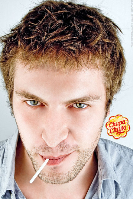 Publicité Chupa Chups - Campagne No Comment - Agence Multifake - Portrait - Jeune Homme
