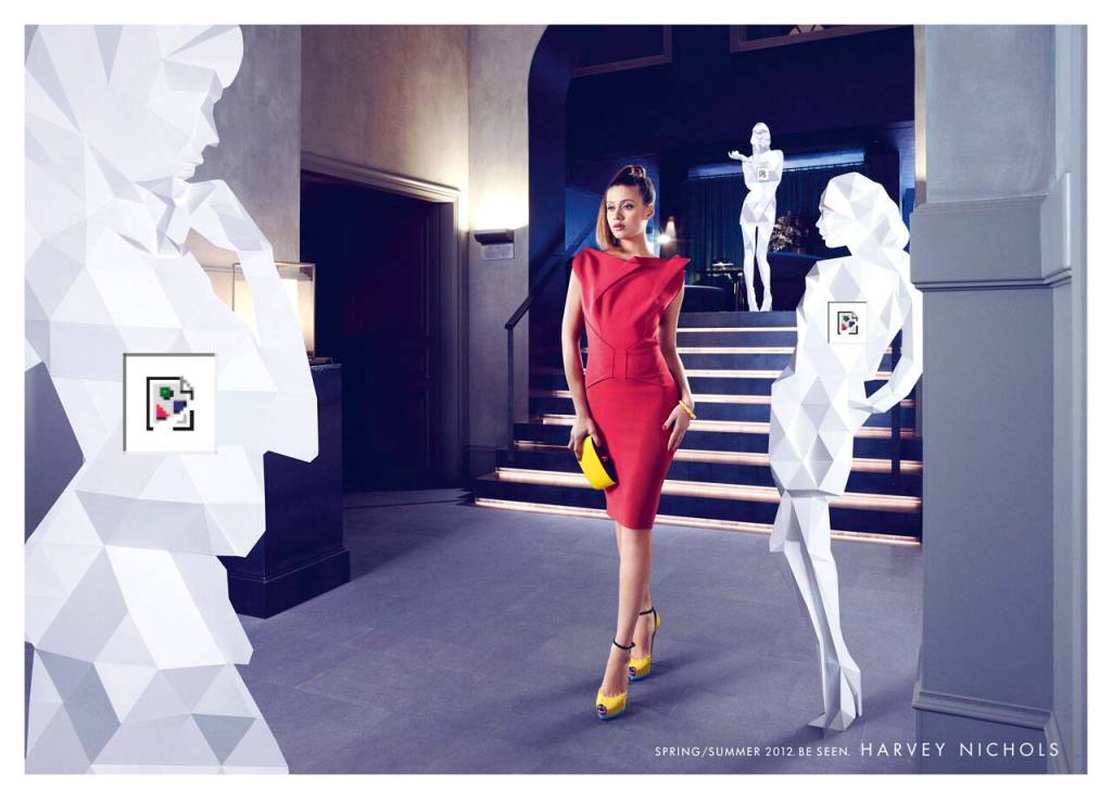 Publicité - Ads - Harvey Nichols - Bug - Affichage image femmes