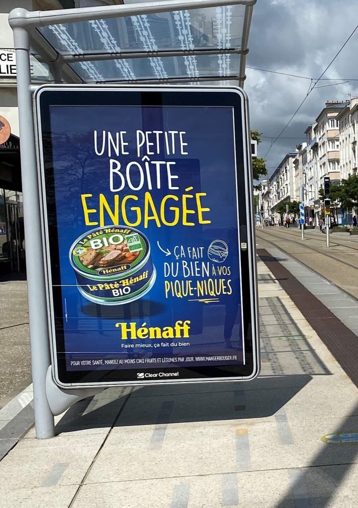 Publicité Hénaff - Faire mieux ça fait du bien - Une petite boîte engagée - A vos Pique-Niques - Abribus