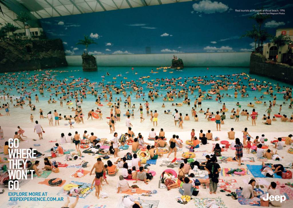 Publicité Jeep - Touristes - Allez où ils ne vont pas - Piscine Japon -      Argentine 