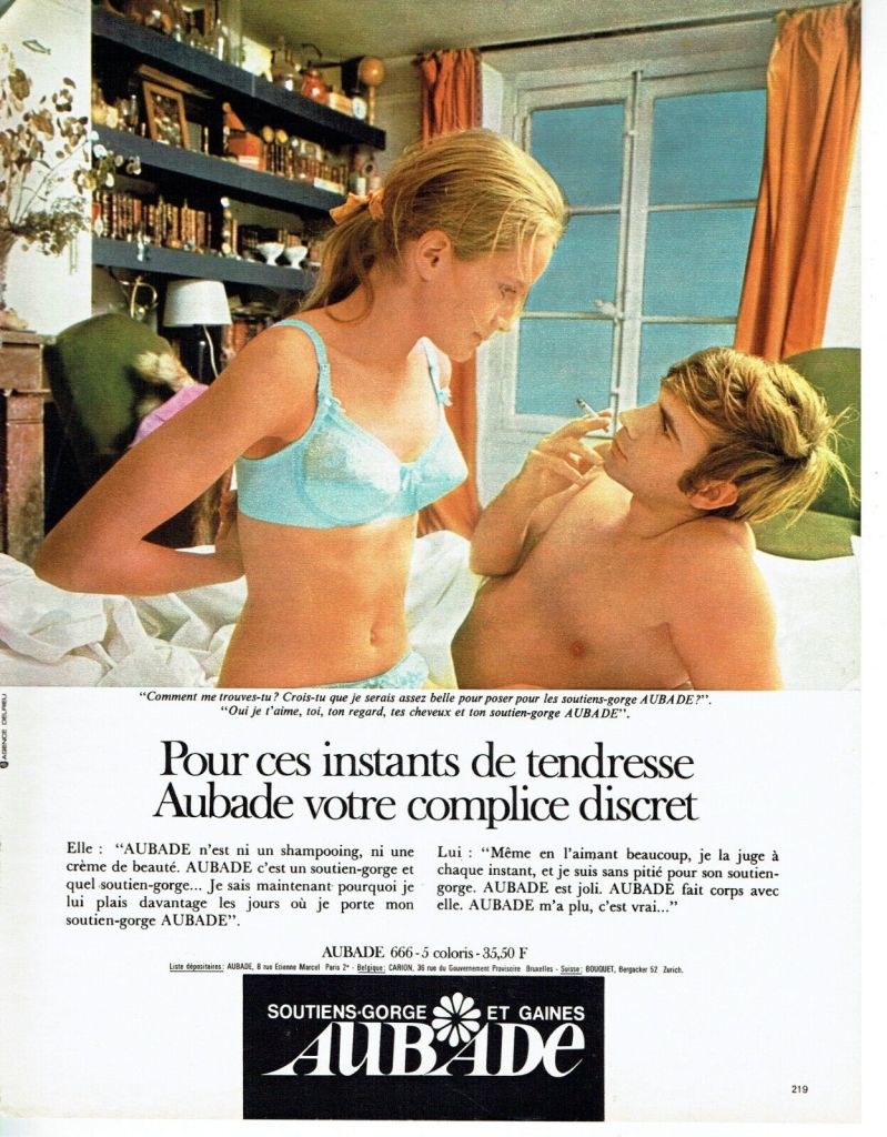 Publicité Aubade - 1968 - Aubade votre complice discret - Homme cigarette au lit