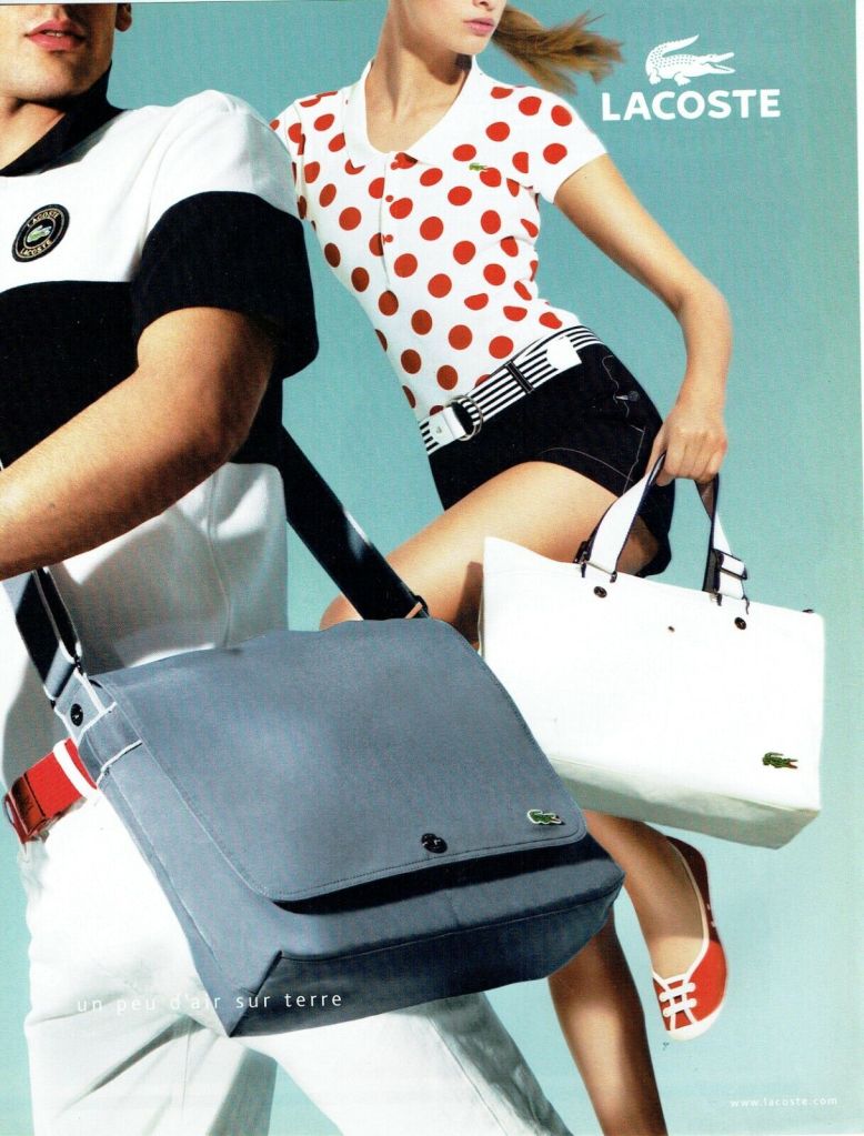 Publicité Lacoste - Un peu d'air sur terre - Groupe en suspension - Sacs - Agence BETC - 2008