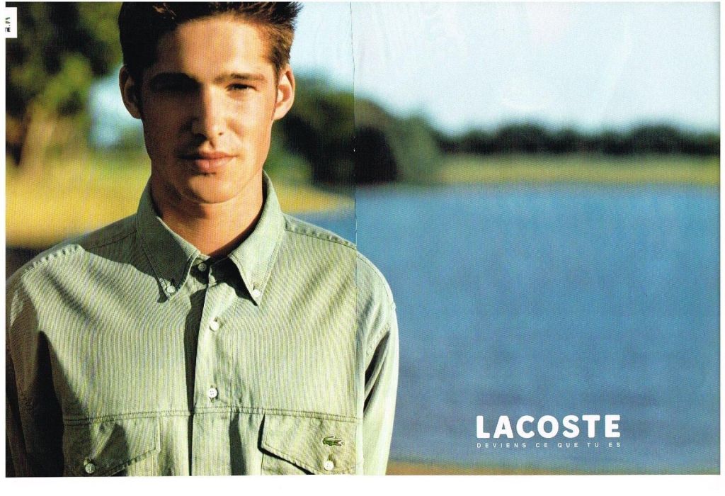 Publicité Lacoste - Deviens ce que tu es - Homme - Chemise verte - Double page - Agence Euro&RSCG Scher Lafarge - 1999