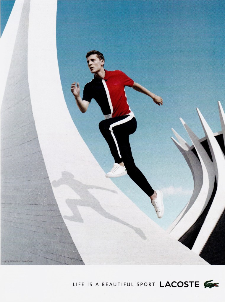 Publicité Lacoste - Life is a beautiful sport - Agence BETC - urbain - Femme courant  - 2014