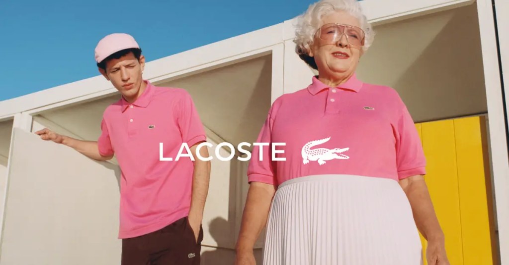 Publicité Lacoste - Rencontres inattendues - Jeune homme - Grand mère - polo rose - BETC - 2022