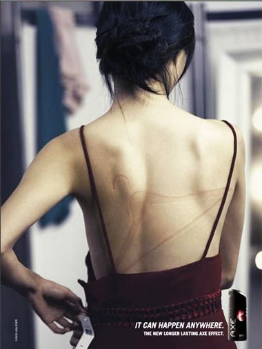 Publicité Axe - It can happen anywhere - Femme en robe avec une trace de cintre dans le dos - Agence BBH - New York - 2005