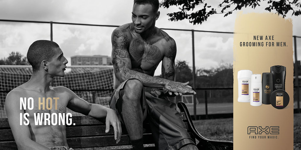 Publicité Axe - Find your magic - Axe grooming for men - Agence 72andSunny - Amsterdam - 2016 - 2 hommes torses nus sur un banc - No hot is wrong