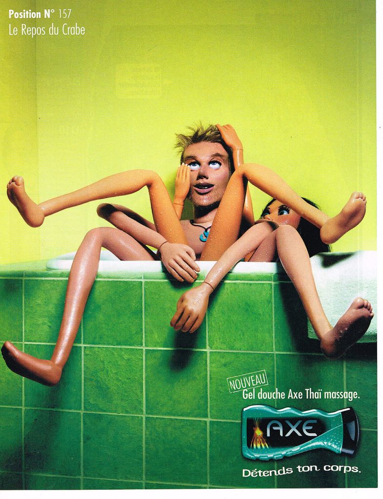 Publicité Axe - Gel douche Thaï - Détends ton corps - massage - Position n°157 - Le repos du crabe - homme assis dans son bain les jambes entremelées - France - 2006
