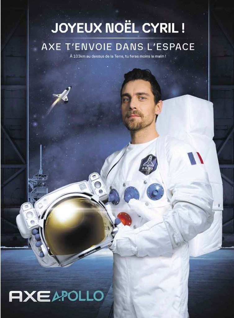 Publicité Axe - Axe Apollo - Joyeux Noël Cyril - Axe t'envoie dans l'espace - Jeune homme habillé en cosmonaute - France 