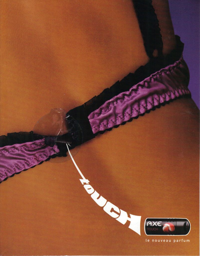Publicité Axe - Touch - Agence BBH Londres - 2004 - Agrafe de soutien-gorge violet - 1 seul produit mis en scène