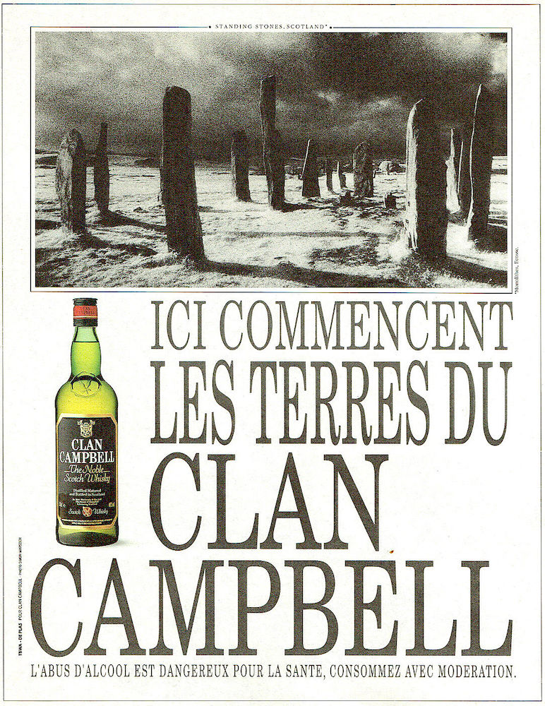 Publicité Clan Campbell - Ici commencent les terres du Clan Campbell - Menhirs - Noir&Blanc - Agence TBWA/dePlas - 1993