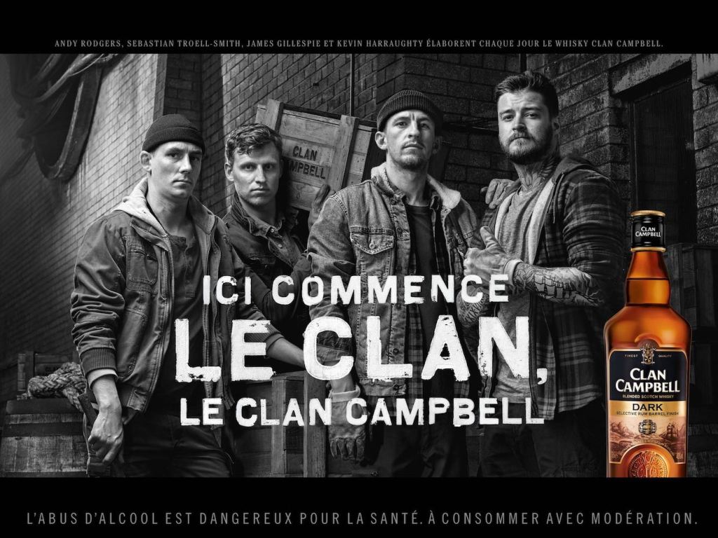 Publicité Clan Campbell — Clan Campbell Dark — Ici commence le clan — Photo noir et blanc — vrais salariés — Agence Jésus et Gabriel - 2017 - format horizontal