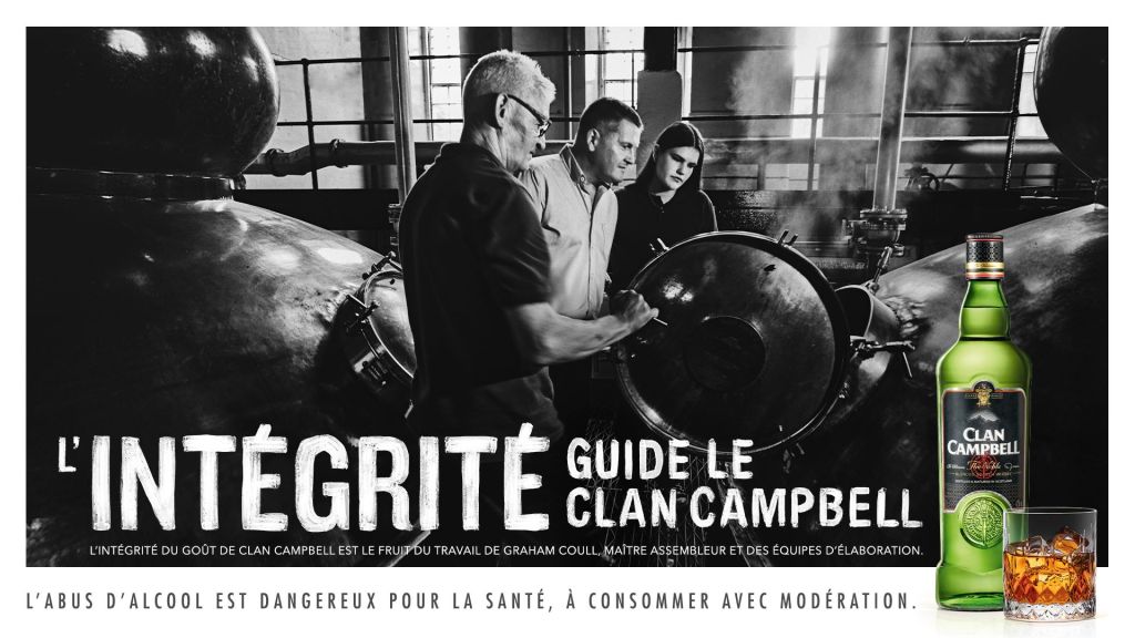 Publicité Clan Campbell - Internationale - Les valeurs - L'intégrité guide le clan Campbell - Maître assimilateur et son équipe d'élaboration - noir et blanc -  Agence Publicis Conseil - Paris - 2024