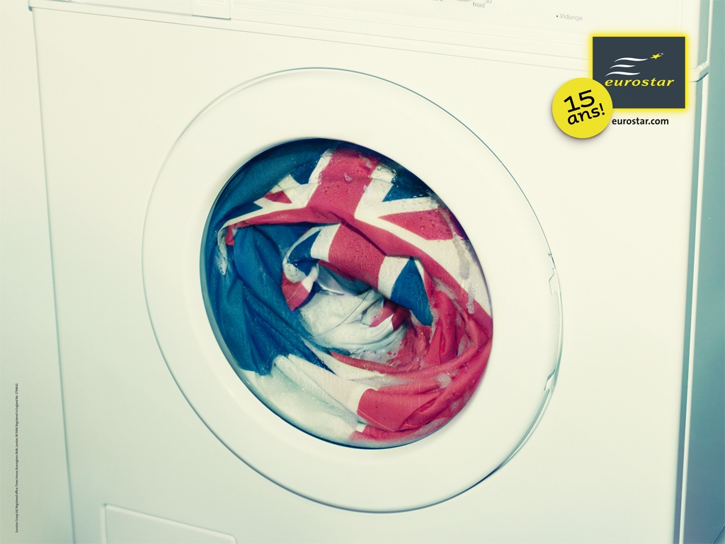 Publicité Eurostar - 15 ans —  Agence Leg - 2009 - l'Union Jack et le drapeau français dans une machine à laver
