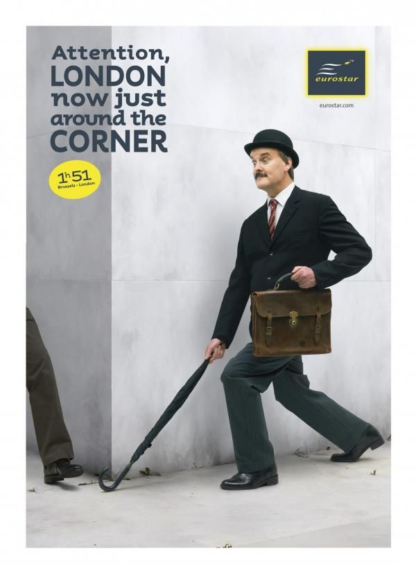 Publicité Eurostar - Attention Londres est juste au coin de la rue - Britannique classique essayant de faire chuter une personne avec son parapluie 