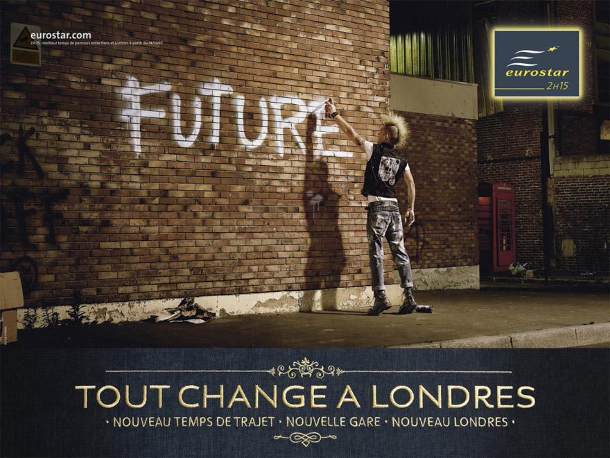 Publicité Eurostar - Tout change à Londres — Nouveau temps de trajet, nouvelle gare, nouveau Londres - 2007 - Punk écrit future sur un mur à la bombe 