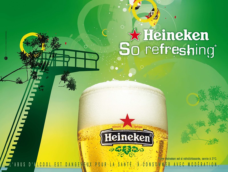 publicité Heineken - So refreshing - Agence Publicis - 2008 - Plongeoir - Verre au premier plan - Format horizontal
