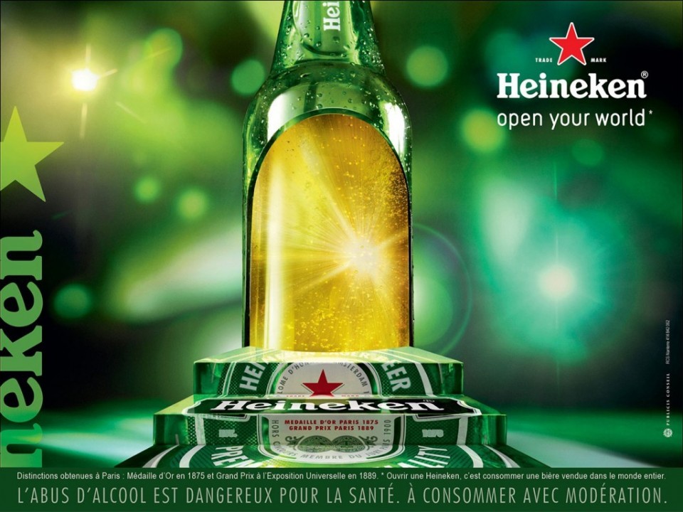Publicité Heineken - Open your World - Bouteille - Escalier - Agence Publicis Conseil - 2013