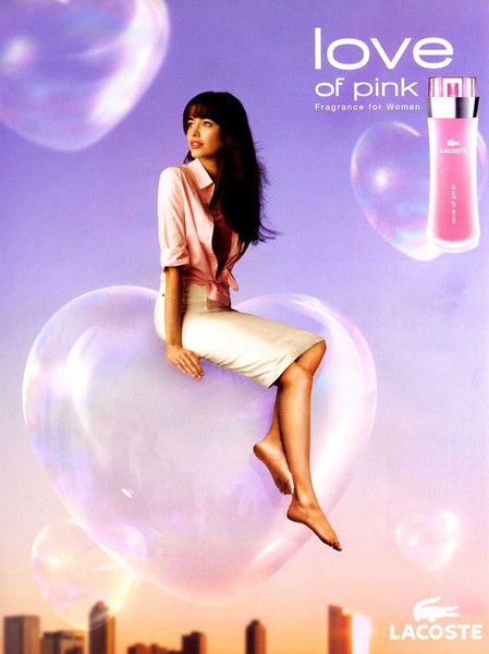 Publicité Lacoste - Parfum - Love of pink - Femme jupe - Bulle - Coeur - Arabie