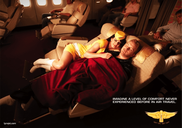 Publicité Axe - Lynxjet - Hôtesses - Agence Lowe Hunt - Australie - 2005 - Homme dormant avec femme le bordant