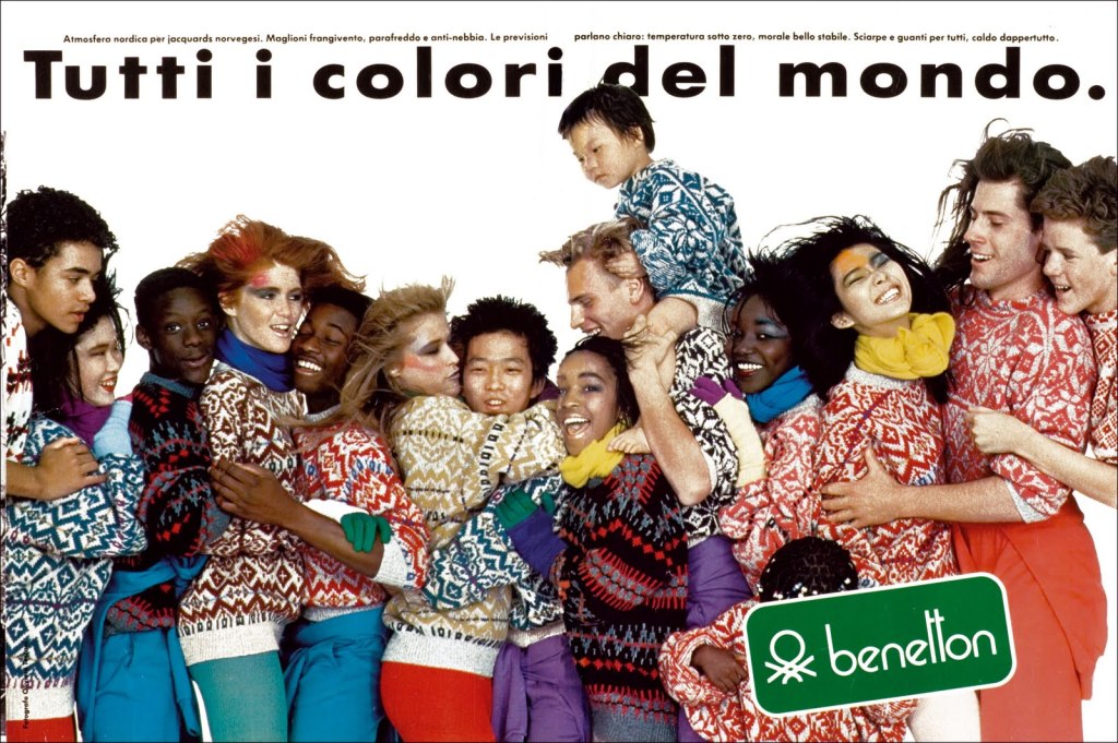 Publicité Benetton - Toutes les couleurs du monde - Version italienne - Groupe multiculturel avec des pulls à motif - 1984 - Oliviero Toscani