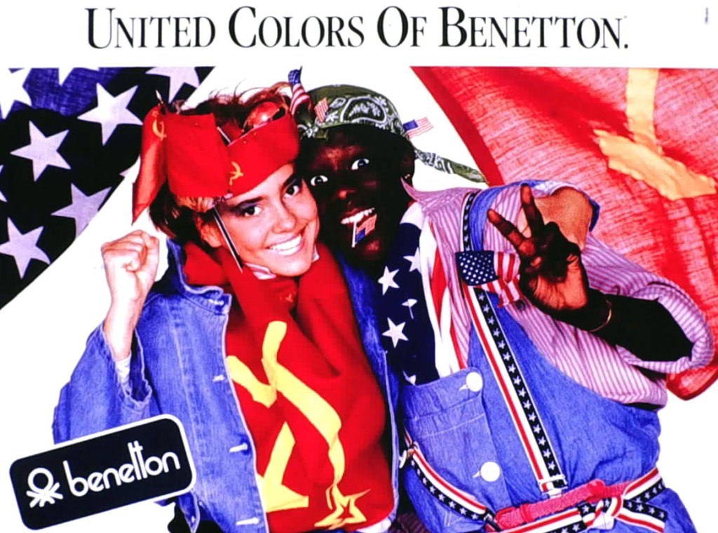 Publicité Benetton - United colors of Benetton - Jeune femme russe et américain ensemble - 1985 - Oliviero Toscani