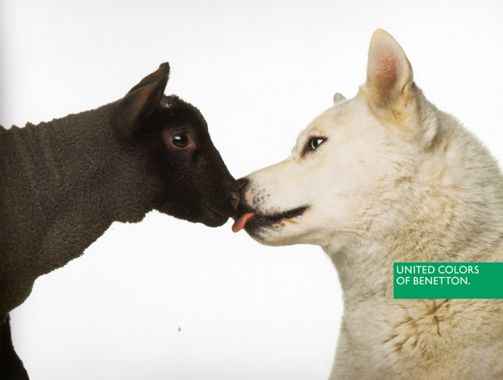 Publicité Benetton - United colors of Benetton — Oliviero Toscani - Mouton noir et un loup blanc - 1990