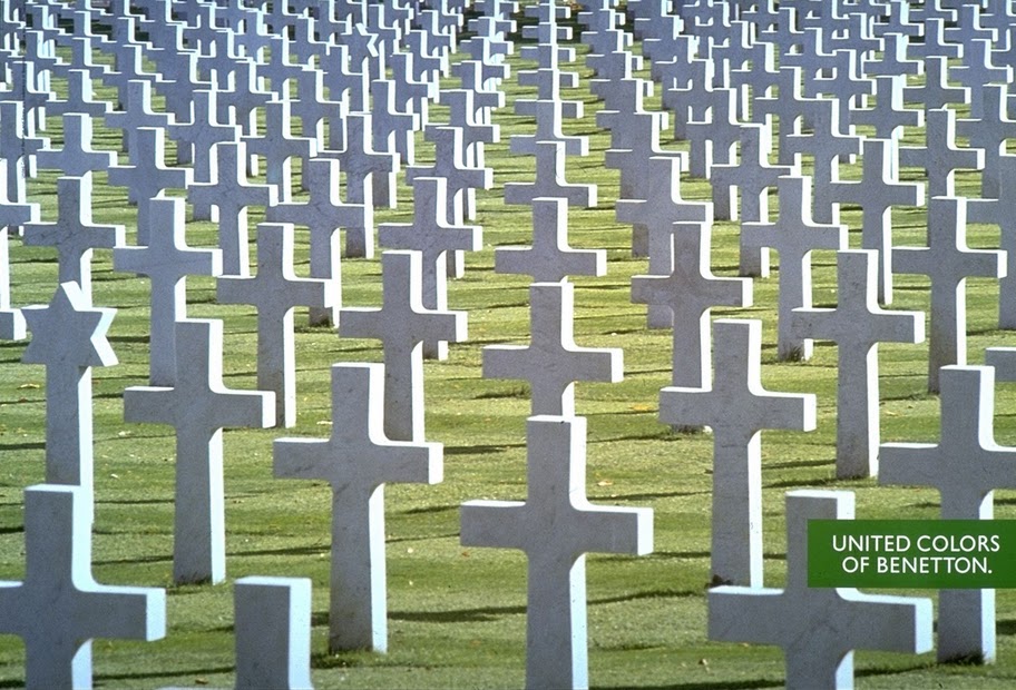 Publicité Benetton - United colors of Benetton — Oliviero Toscani - Croix dans le cimetière de Coleville - 1991