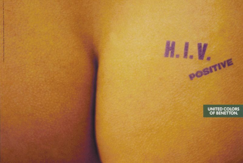 Publicité Benetton - HIV Positive - Oliviero Toscani - Tatouage HIV Positive sur la fesse - 1993