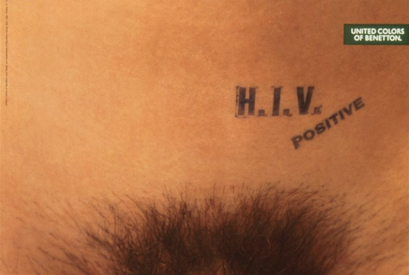 Publicité Benetton - HIV Positive - Oliviero Toscani - Tatouage HIV Positive sur le haut du pubis - 1993