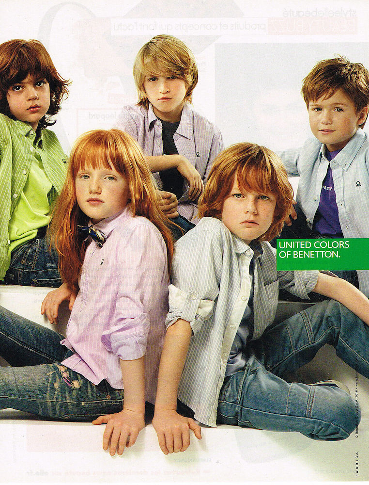 Publicité Benetton - United colors of Benetton - Groupe d'enfants en jeans et en chemise - 2010 - La Fabrica