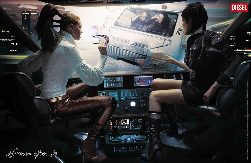 Publicité Diesel - Human after all - Agence Marcel - Paris - 2007 - Des enfants font des grimaces à l'arrière d'une voiture du futur