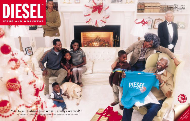 Publicité Diesel - Modern Living - Agence Paradiset - Suède - 1995 - Un grand père reçoit un tee-shirt bleu de sa famille