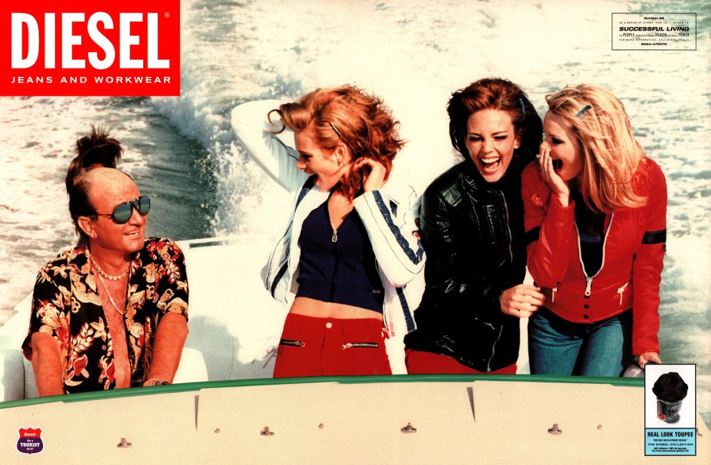 Publicité Diesel - Travel and tourism Agence Paradiset - Suède - 1998 - Un homme perd sa perruque sur le yacht, ce qui fait rire 3 femmes