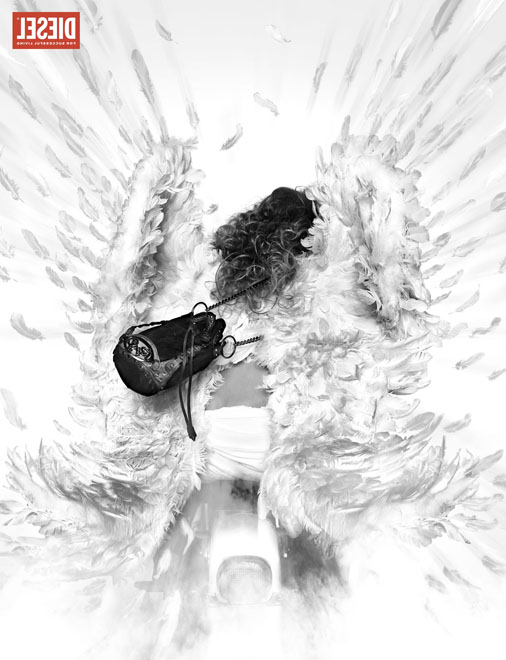 Publicité Diesel - Heaven - Angels - 2006 - Ange de dos sur une moto - Verso de page