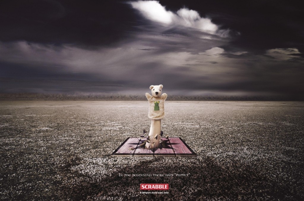 Publicité Scrabble - A different Word everytime - In the Beginning - Agence Ogilvy - Grèce - 2010 - Puppet