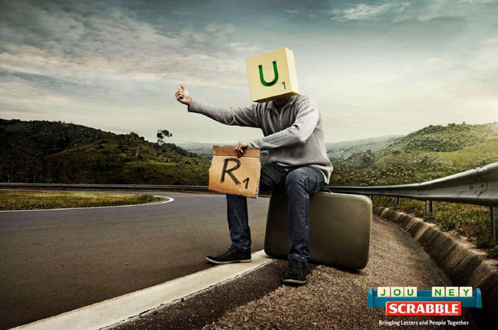 Publicité Scrabble - Letters and people - Agence Pereira & O’Dell - USA - 2013 - Homme en U fait du stop pour aller à R - Journey