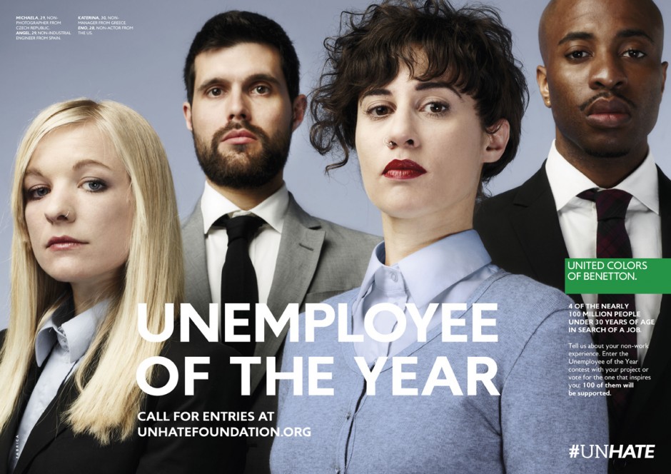Publicité Benetton - Unemployee ot the year - La Fabrica - 2012 - 2 hommes et 2 femmes en costume - 4 of the nearly 100 million people under 30 years of age in search of a job - #unhate 