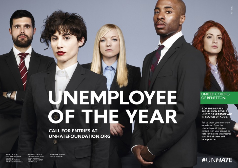 Publicité Benetton - Unemployee ot the year - La Fabrica - 2012 - 2 hommes et 3 femmes en costume - 5 of the nearly 100 million people under 30 years of age in search of a job - #unhate 
