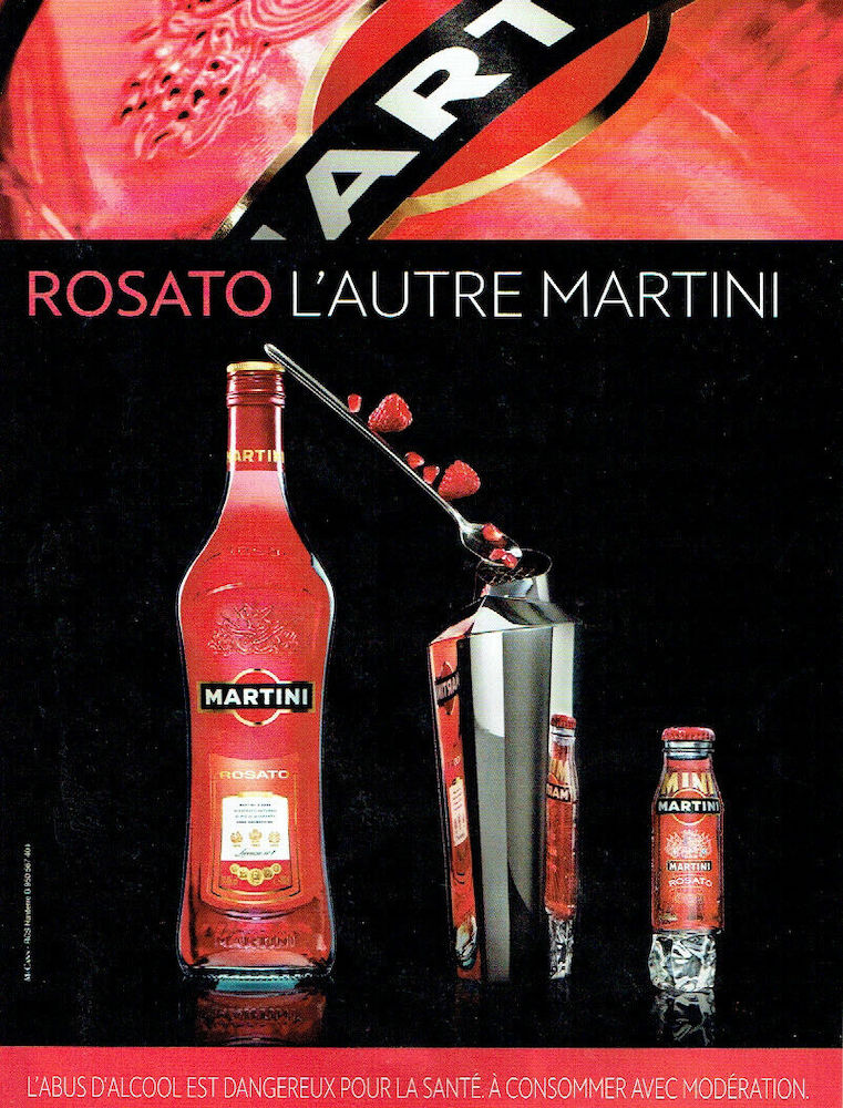 Publicité Martini - Bouteille de Rosato avec des framboises qui tombent le long d'une cuillère dans un shaker - Rosato, l'autre Martini - 2010
