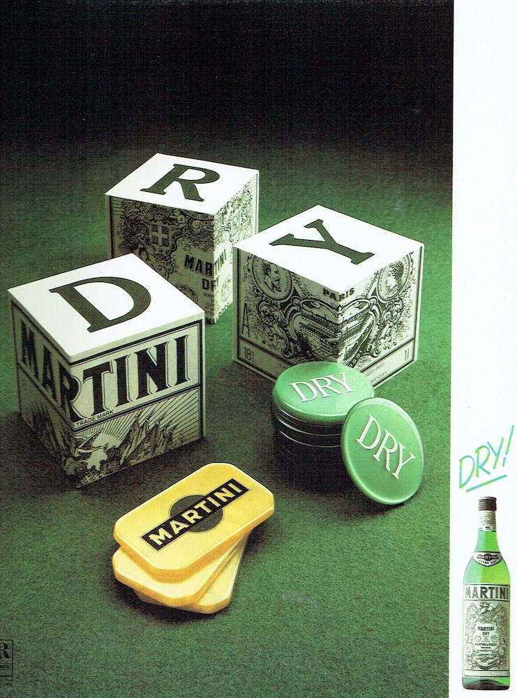 Publicité Martini - Dés aux couleurs de Martini et jetons - Ambiance casino - Dry - 1979
