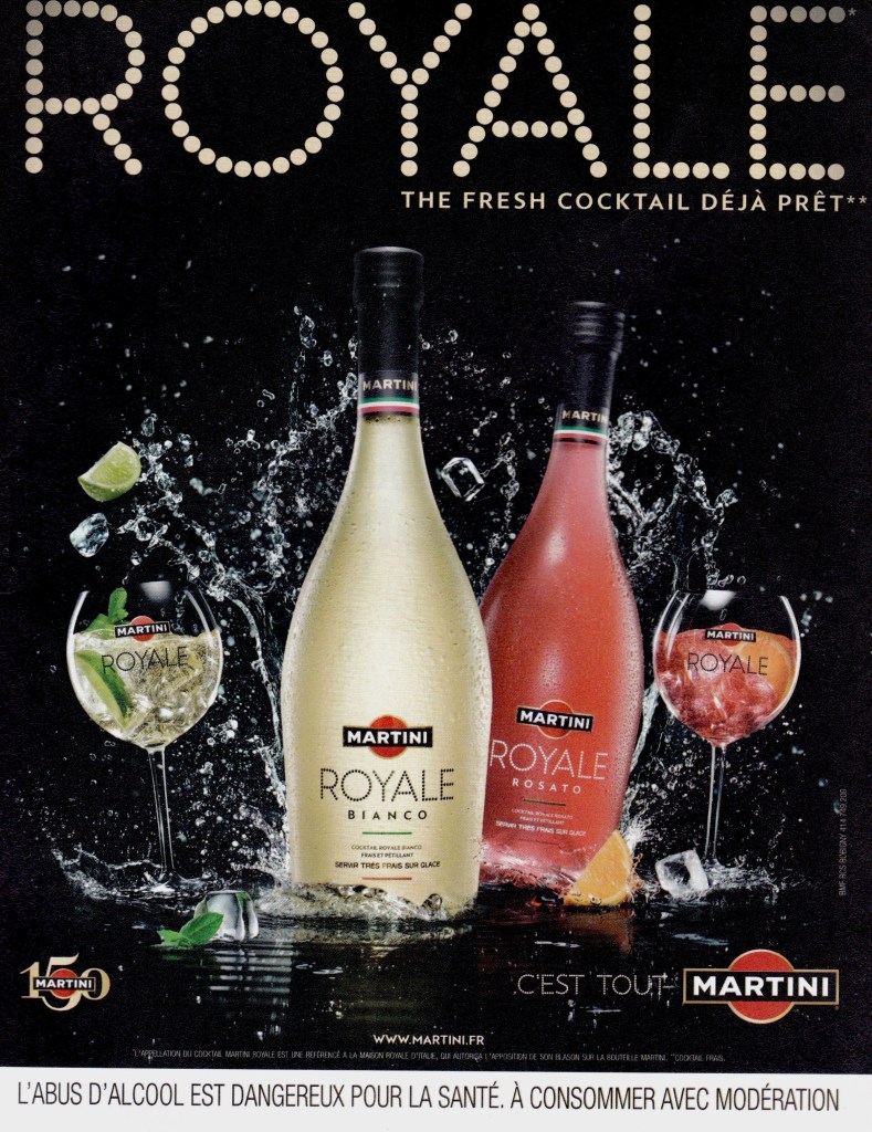 Publicité Martini - Martini Royale - The fresh cocktail déjà prêt - Bouteilles Martini Royale Rosato et Bianco sur fond noir - 2 Verres ballon Martini