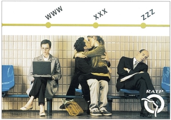 Affiches RATP - Les lignes de vie - 4 personnes sur les sièges d'une station - www (femme ordinateur) - xxx (couple s'embrassant) - zzz (homme endormi)
