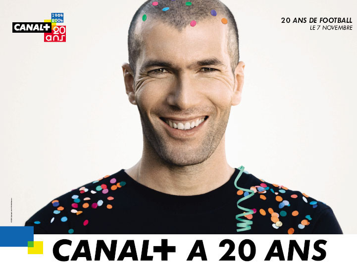 Publicité Canal+ - 20 ans - Zidane avec des confettis sur les épaules - BETC EuroRSCG - 2004