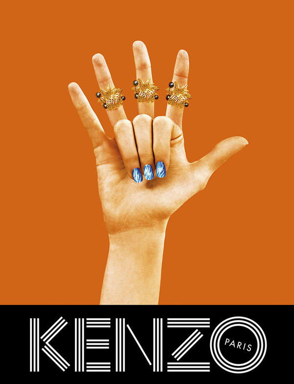 Publicité Kenzo - Collection Printemps-Été 2014 - Art contemporain - Main avec 8 doigts